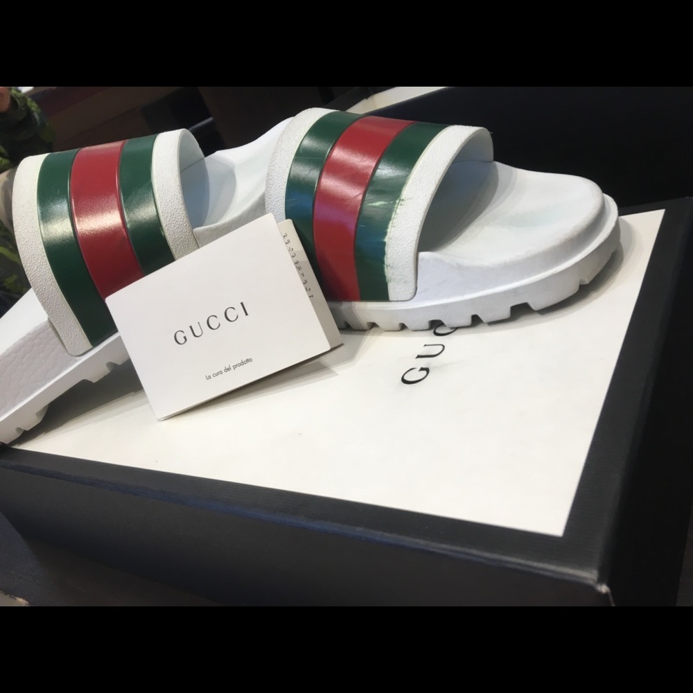 Used Gucci slides
